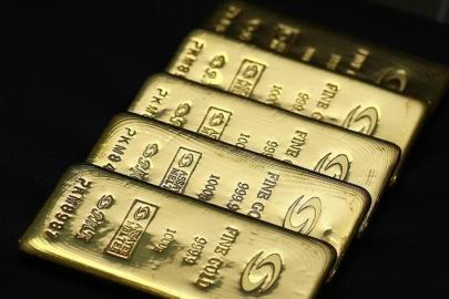 Altın ve gümüş kâr satışlarıyla geriledi