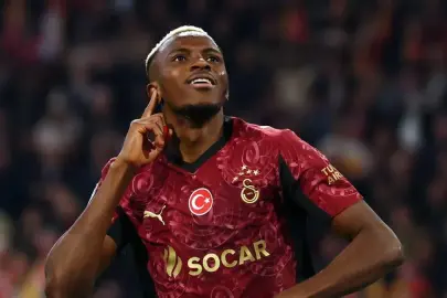 Victor Osimhen'in gözü Bafetimbi Gomis'te!