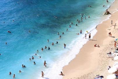 Yerli turist tatilde en çok yeme-içmeye para harcıyor