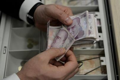 Yurt içi yerleşiklerin tüketici kredileri azaldı