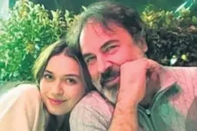 Afra Saraçoğlu’nun rötarlı mutluluğu