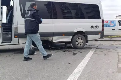 Afyonkarahisar'da minibüsün motosiklete çarpması sonucu bir kişi yaralandı