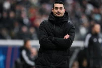 Albert Riera, Frankfut’un 7 haftalık galibiyet hasretini bitirdi