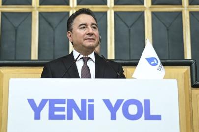 Ali Babacan'dan Özgür Özel'e: Kendilerine başka partilerden geçenlere küfür yok