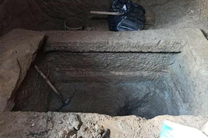 Altyapı çalışmasında lahit bulundu