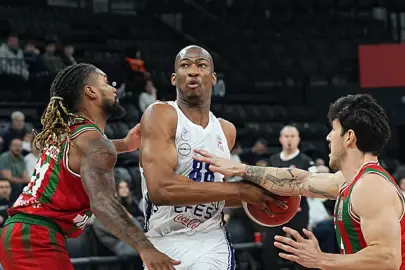 Anadolu Efes'ten Karşıyaka'ya 17 sayı fark!