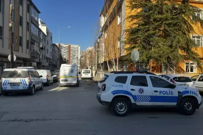 Annesini bıçaklayarak öldüren 17 yaşındaki sanığa 20 yıl hapis