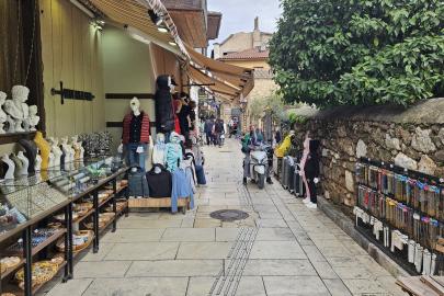 Antalya'nın tarihi ve turistik merkezi Kaleiçi'nde 'tente' krizi