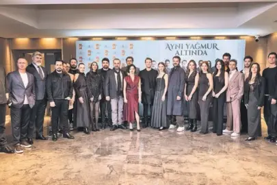 Atv'nin yeni dizisi 'Aynı Yağmur Altında'yı tüm ekip birlikte izledi