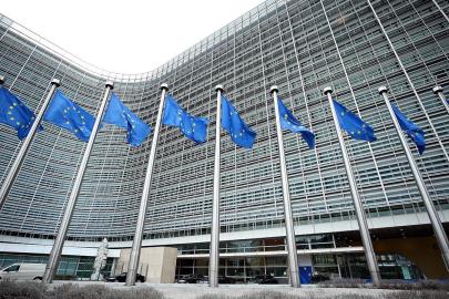 Avrupalıların üçte ikisi ülkelerinin tehdit altında olduğunu düşünüyor