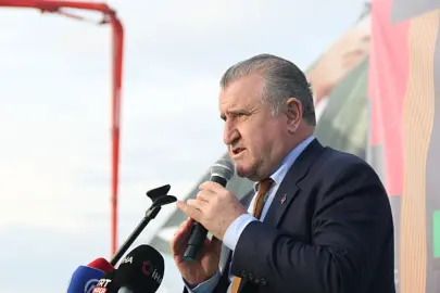 Bakan Bak'tan annesi vefat eden Ergin Ataman'a taziye mesajı