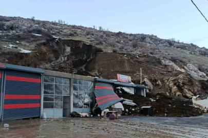 Bitlis’te heyelan: Sanayi sitesindeki dükkan toprak yığını altında kaldı