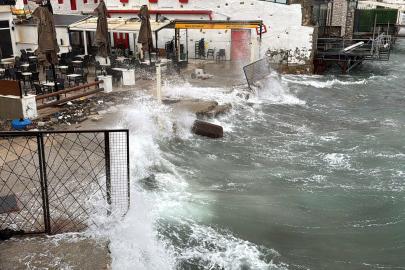 Bodrum’da feribot seferlerine fırtına engeli