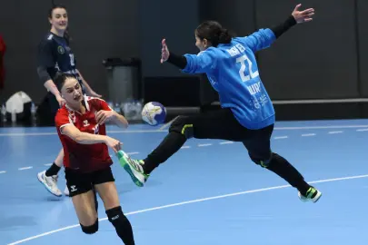 Bursa Büyükşehir Üsküdar'a geçit vermedi