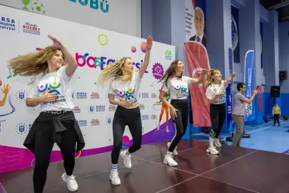 Bursa’da kadınlar zumba ile enerji depoladı