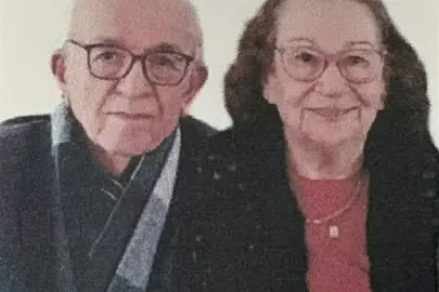 Evlerinde öldürülmüş halde bulunan çift, toprağa verildi