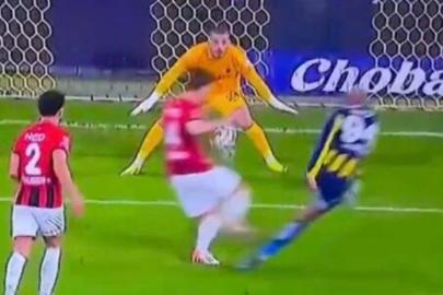 Fenerbahçe - Gençlerbirliği maçında penaltı kararı!