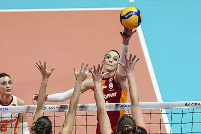 Galatasaray, Carutasu ile uzattı!