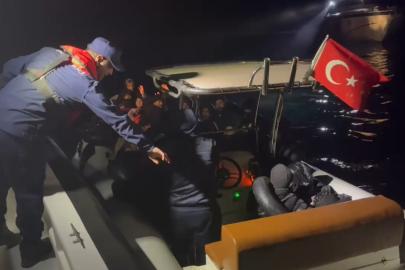 İzmir açıklarında 39 düzensiz göçmen ve 1 kaçakçı yakalandı