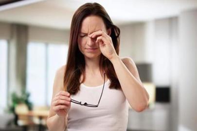 Kirpik diplerinde saklı tehlike! Kaşıntının nedeni meğer buymuş