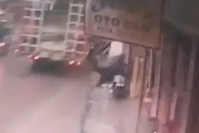 Manisa’da korku dolu anlar kamerada! Lise öğrencisi ölümden döndü