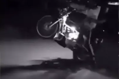 Motosikleti ile akrobatik hareketler yapan ehliyetsiz sürücüye 77 bin TL ceza