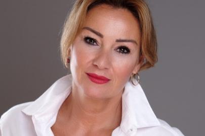 Pınar Altuğ konuştu: Ben genelde cenazede başını kapatmayanlardanım