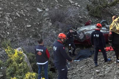 Siirt’te otomobil şarampole yuvarlandı: 1 ölü, 1 yaralı