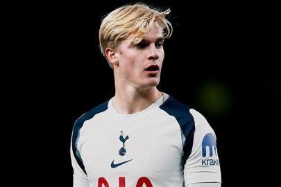 Tottenham'dan rakiplerine net mesaj! 'Bergvall satılık değil'