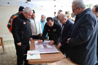 Vali Hatipoğlu kayıp şahıs için, "Maalesef henüz olumlu bir haber alamadık"