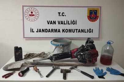 Van’da defineciler suçüstü yakalandı