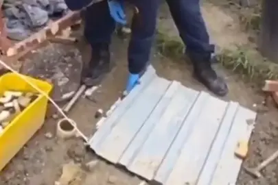 Yer altında ürettikleri sahte içkileri, motokurye ile satmışlar