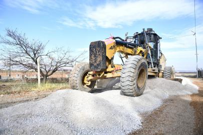 Yeşilyurt Belediyesi yol yapım çalışmalarını sürdürüyor