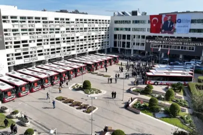 Antalya Büyükşehir'den toplu taşıma filosuna 19 yeni otobüs
