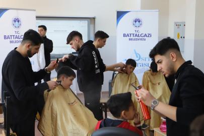 Çocuklar bayrama tıraş olarak hazırlandı