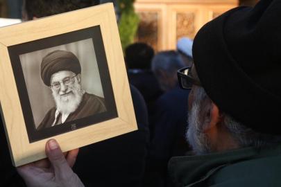 İran'ın dini lideri Hamaney öldü: Şimdi ne olacak?