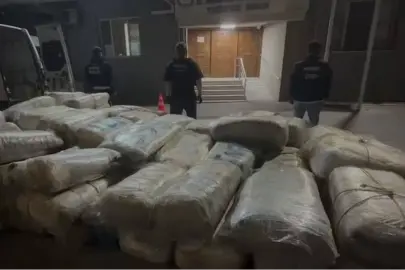 İzmir’de 1 ton 346,5 kg uyuşturucu madde ele geçirildi