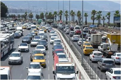 İzmir’de trafiğe kayıtlı araç sayısı 2,1 milyonu aştı