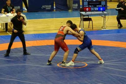 U15 Güreş Grup Müsabakaları Van’da başladı