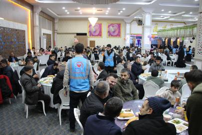 Yetimler Vakfı Gaziantep'te yüzlerce yetime iftar verdi