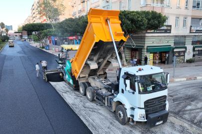 100. Yıl Bulvarı'nda 5. etap asfalt çalışması tamamlandı