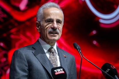 Bakan Uraloğlu: Yaklaşık 11,5 milyon vatandaş, yüksek hızlı tren konforuyla seyahat ayrıcalığına kavuşacak
