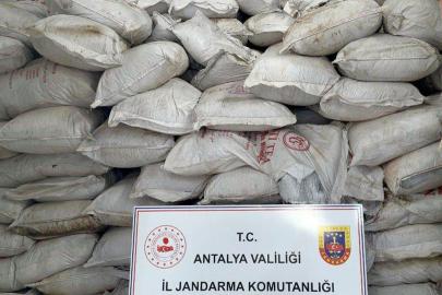 Kepez’de 65 milyon TL'lik kaçakçılık operasyonu