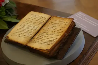 Kültür varlığı kaçakçılığıyla mücadelede önemli iade... Etiyopya’ya el yazması eser teslim edildi