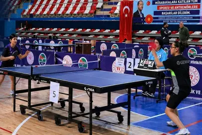 Masa tenisinde şampiyonlar Ağrı’da belirlendi