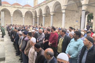 Mersin'de okul saldırılarında hayatını kaybedenler için gıyabi cenaze namazı kılındı