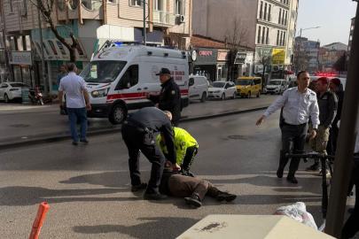 Otomobille çarpışan elektrikli bisiklet sürücüsü yaralandı