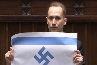 Polonya Parlamentosu’nda Nazi sembollü bayrak krizi