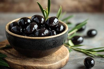 Tanesini 50 liraya satan zeytin satıcısına ceza