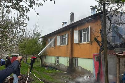 Yangında ev zarar gördü